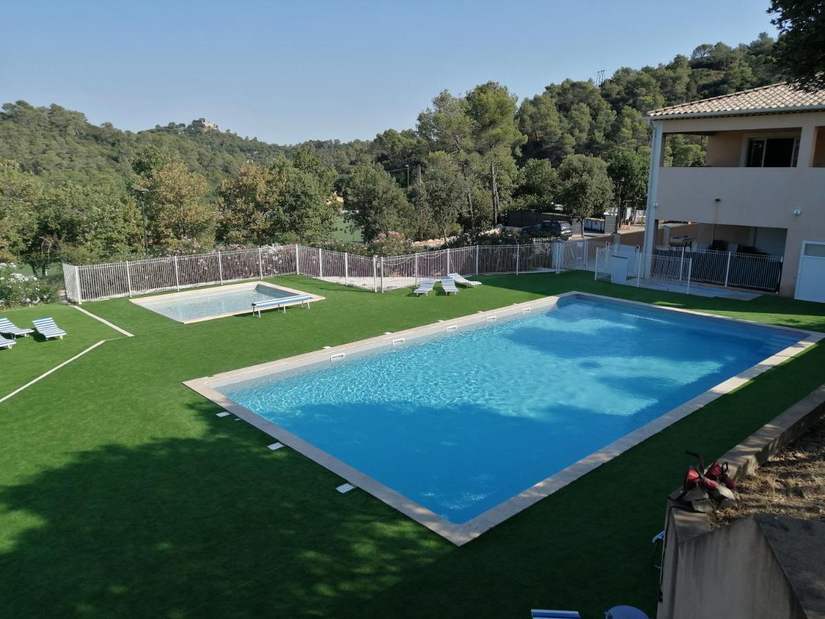 Charmant Mobil-Home Rocbaron Exterior foto